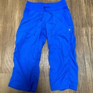Ladies size 6 Lulu Lemon studio crops